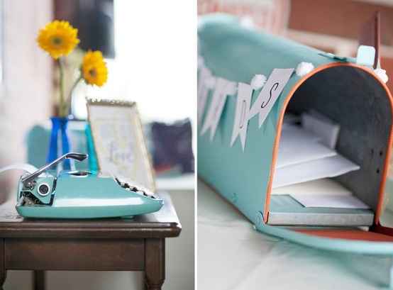 Décoration avec des boites aux lettres et courrier