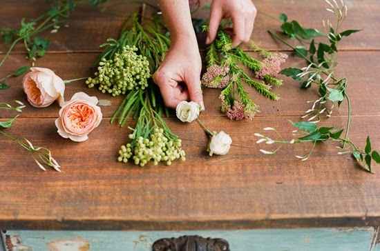  8 DIY pour des couronnes de fleurs