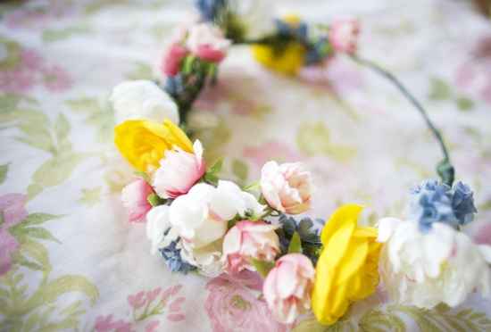  8 DIY pour des couronnes de fleurs