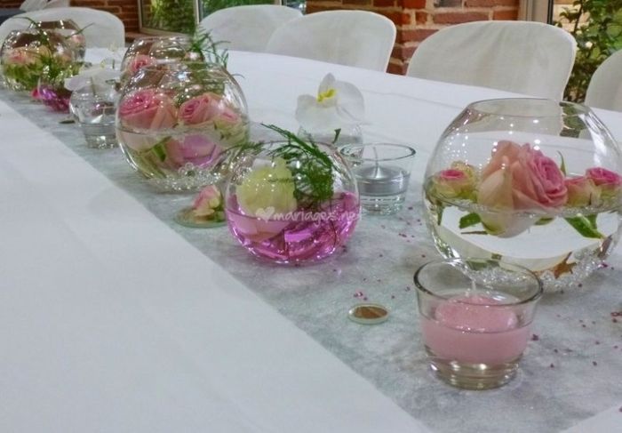 Centre de table - fleurs roses