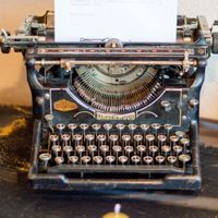 une machine à écrire