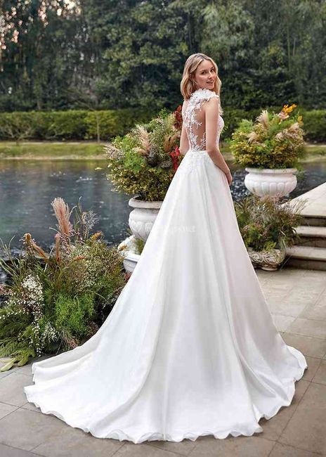 Choisis la robe de tes rêves sur notre catalogue 👰 30