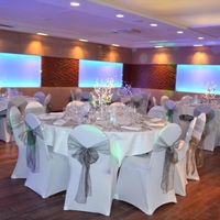 salle de reception pas la meme couleur mais c'est là :)