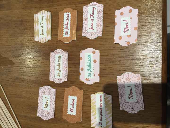  Besoin d’idées pour le montage de ces étiquettes? - 1