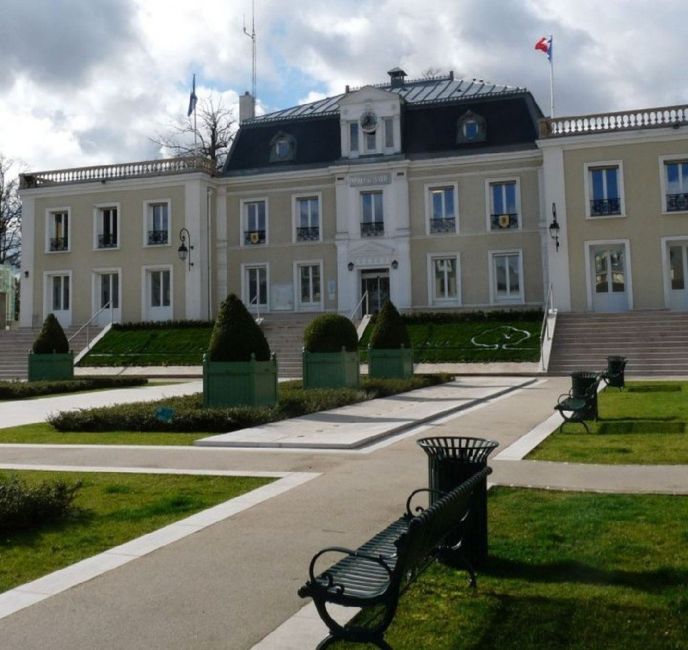 L'entrée a la mairie - 4