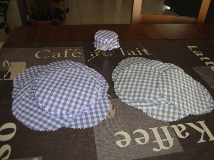 Chapeaux de pots à confiture