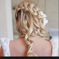 Cherche coiffure pour robe bustier (pas chignon traditionnel)? - 2