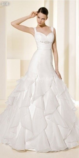 La robe de mariée du 8 mai est...