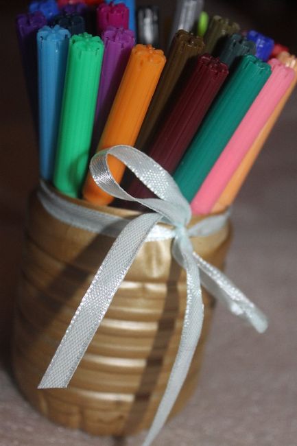 Pot à crayon table des enfants