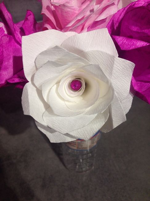 Diy centre de table rose en filtre à café - 3
