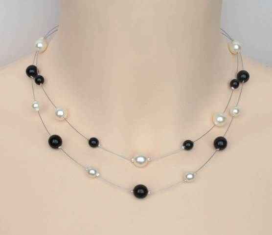 collier blanc et noir
