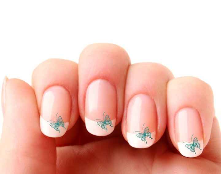 ongle turquoise