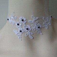 collier dentelle blanche