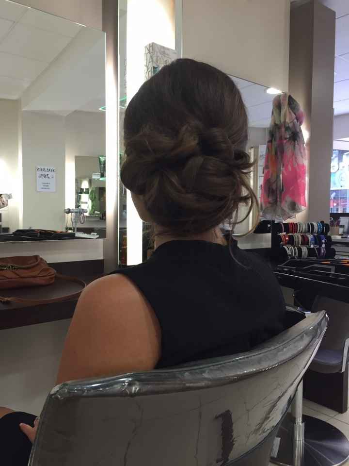 Nouveau coiffeur / nouveau style de chignon - 1