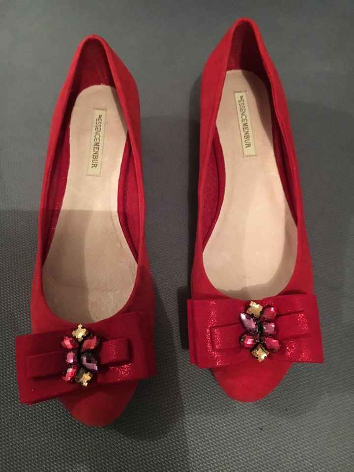 Montrez moi vos chaussures de rechange - 1