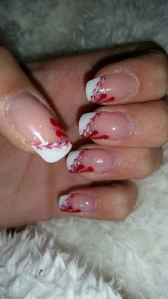 Idée ongles bordeaux et blanc - 1