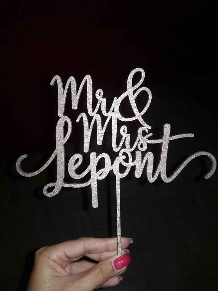 Notre cake topper - 1