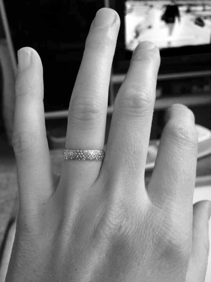 Avis : porter alliance et bague de fiançailles ? - 1