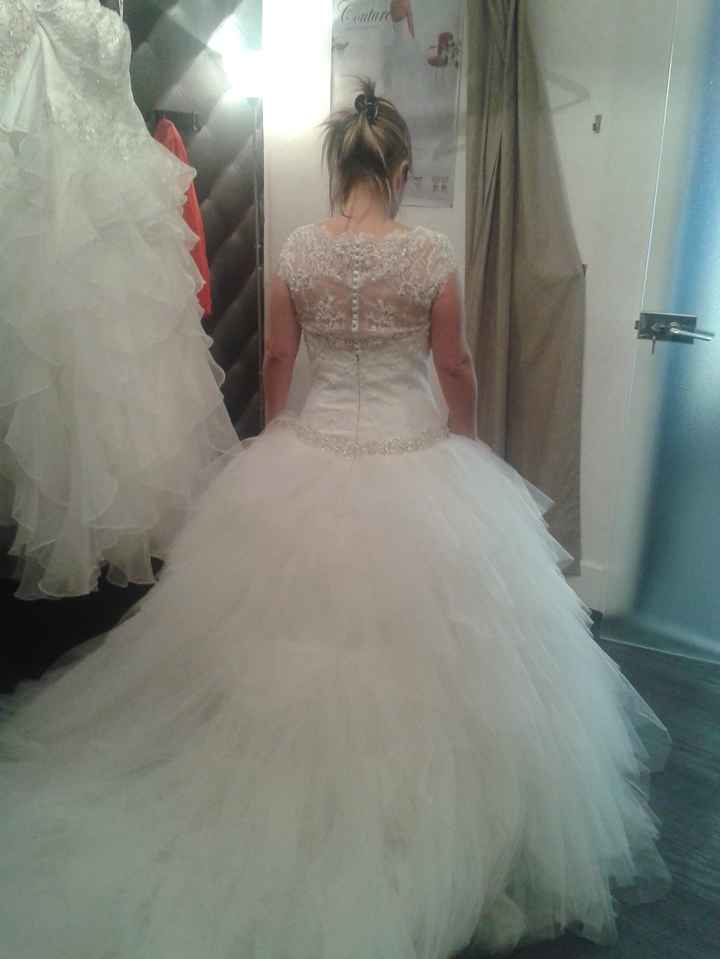 robe dos