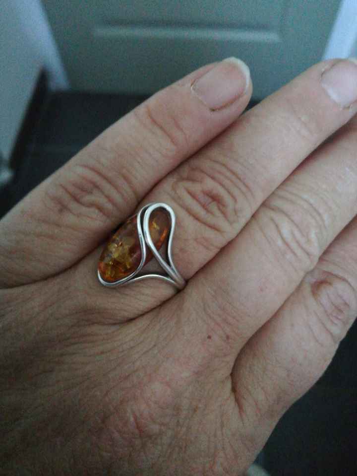 Ta bague de fiançailles sur le Pinterest de Mariages.net ça t'intéresse ? ❤️ - 1
