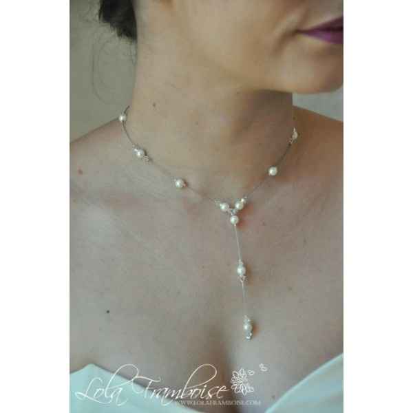 un collier long 