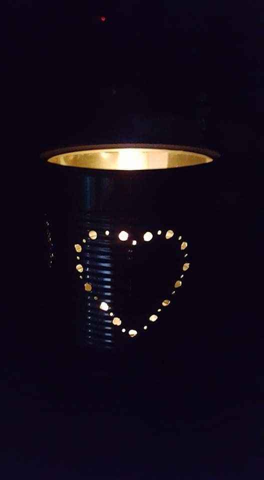 Essai lanterne boite de conserve coeur contour