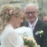  J'ai craquée pour un chignon avec de jolie pinces fleurs rose - 1