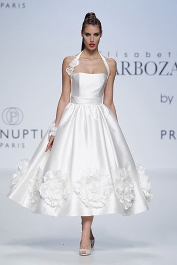 robe pin up
