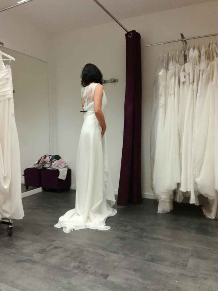 Combien de robes avez-vous essayé ? - 1