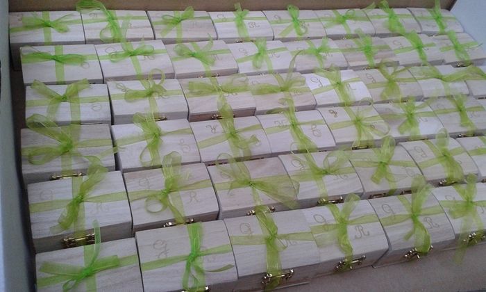 120 boites à tout  remplir et rubanner