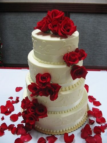 Wedding cake thème rose rouge