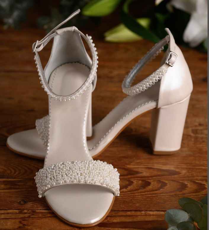Chaussures et herbe - 1