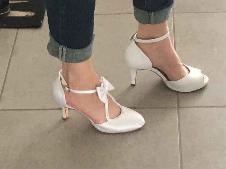  Chaussures blanches - 1