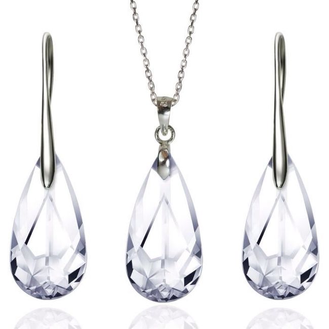 Quel collier avec cette robe ? - 1