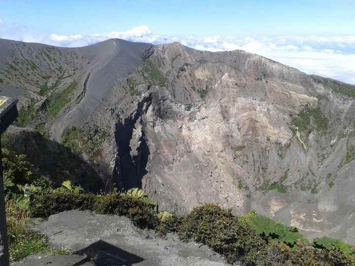 volcan irazu costa rica