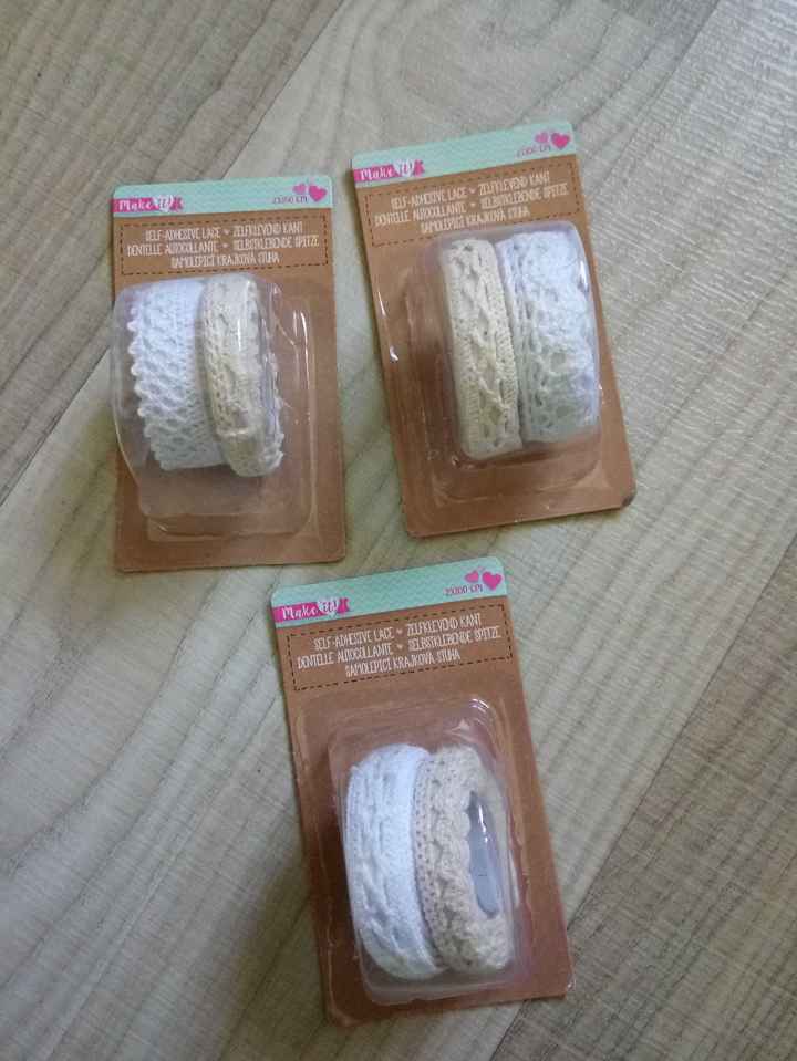 Dentelle autocollante