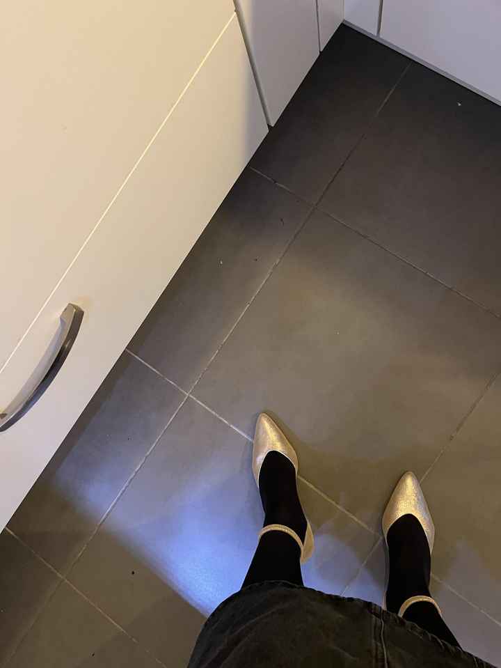 Quand tu cuisines avec tes futures chaussures de mariée :) 