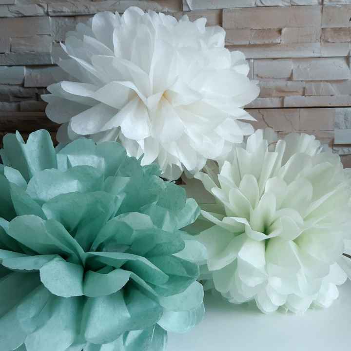 Décoration fait main fleurs en papier de soie - 1