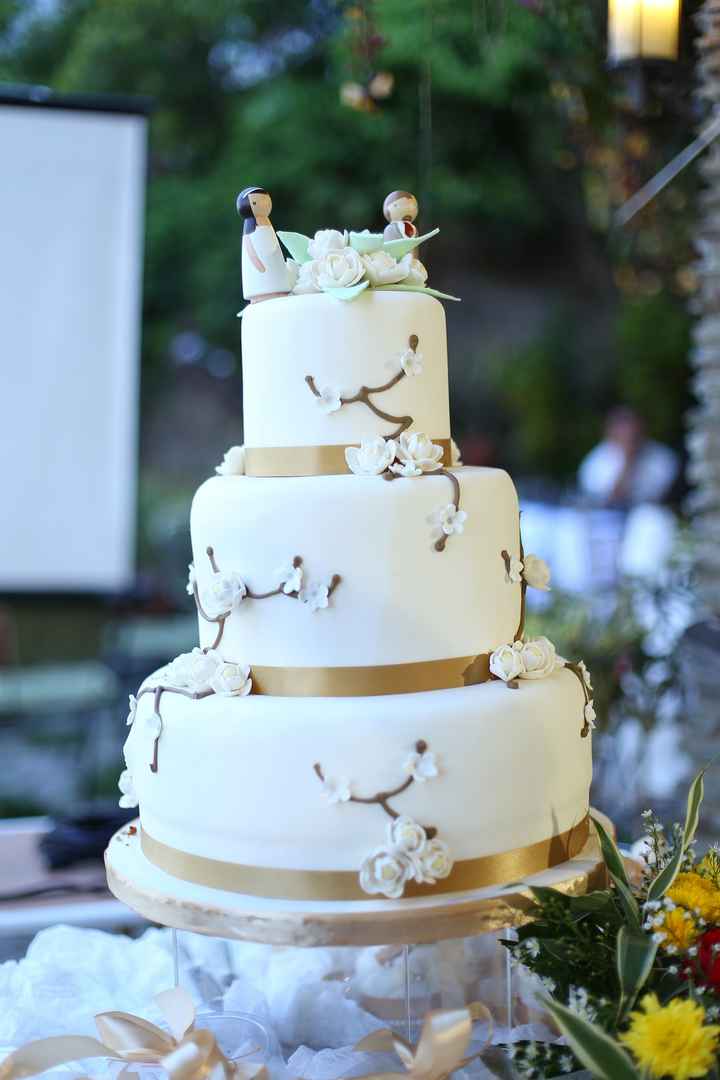 Notre Wedding Cake