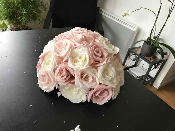 Centre de table d'honneur - demi-sphère et fleurs en papier - 3