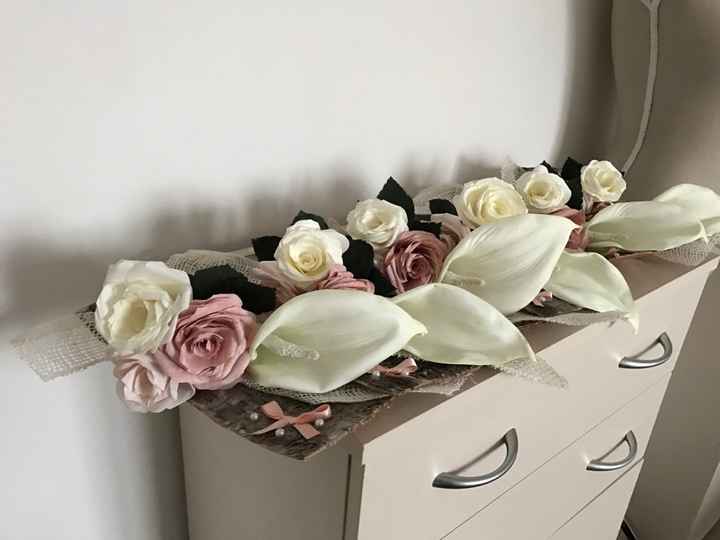 Centre de table d'honneur - demi-sphère et fleurs en papier - 1