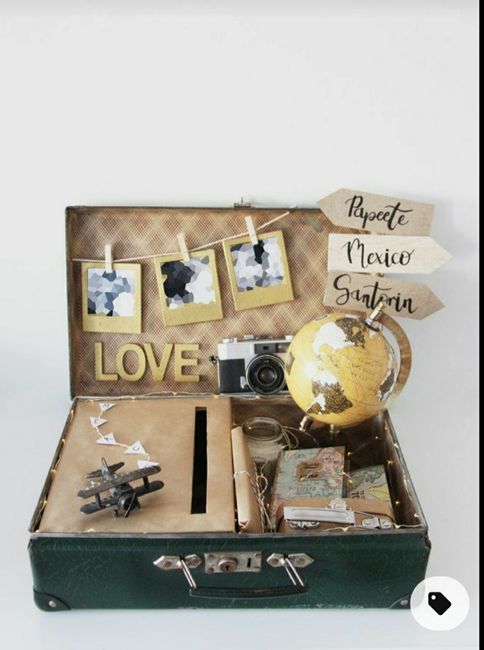 Coin livre d'or / urne 15