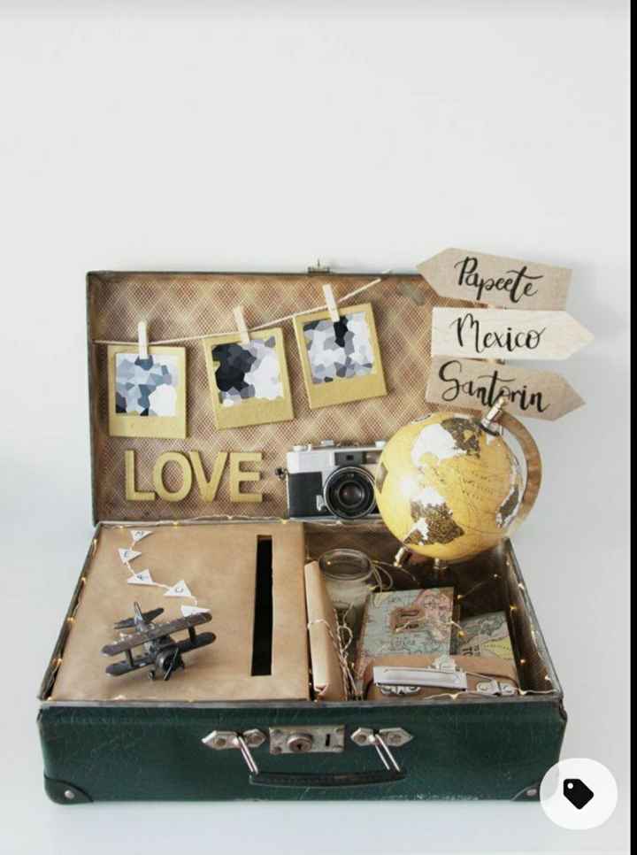 Coin livre d'or / urne - 4