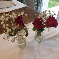Les petits pots fleuris pour décorer notre table.