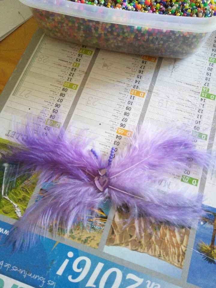 Papillon en plumes maison 😢 - 1