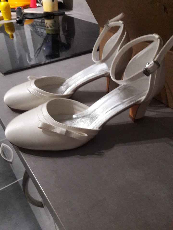 Youpi! j ai mes chaussures de mariée - 1
