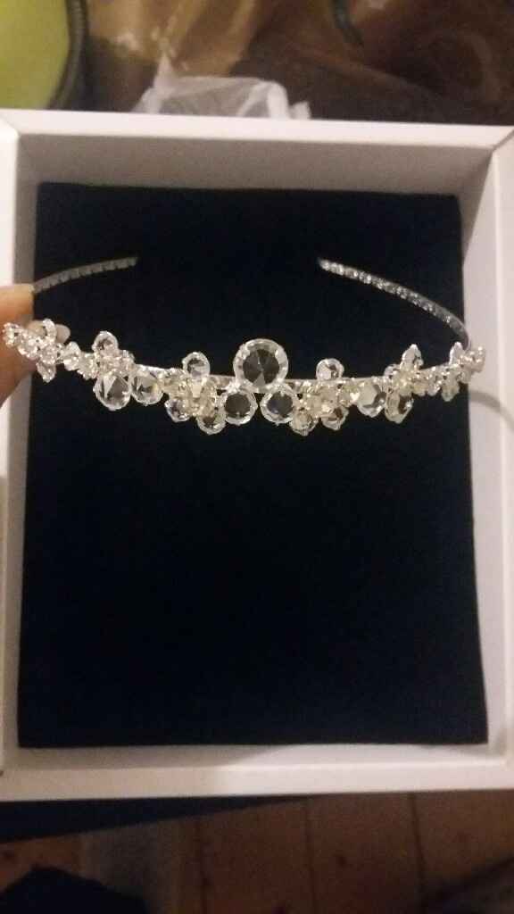 Et pour terminer votre coiffure...un accessoire ? - 1