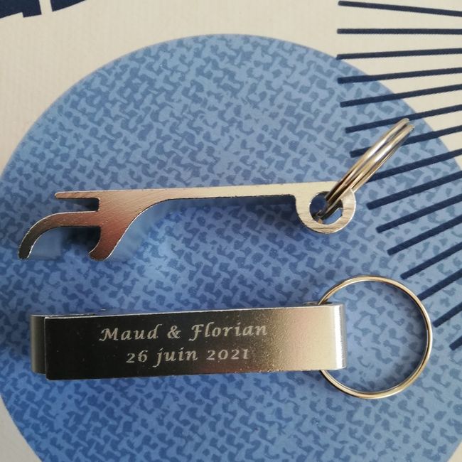 Cadeaux invités (décapsuleurs personnalisés) 1
