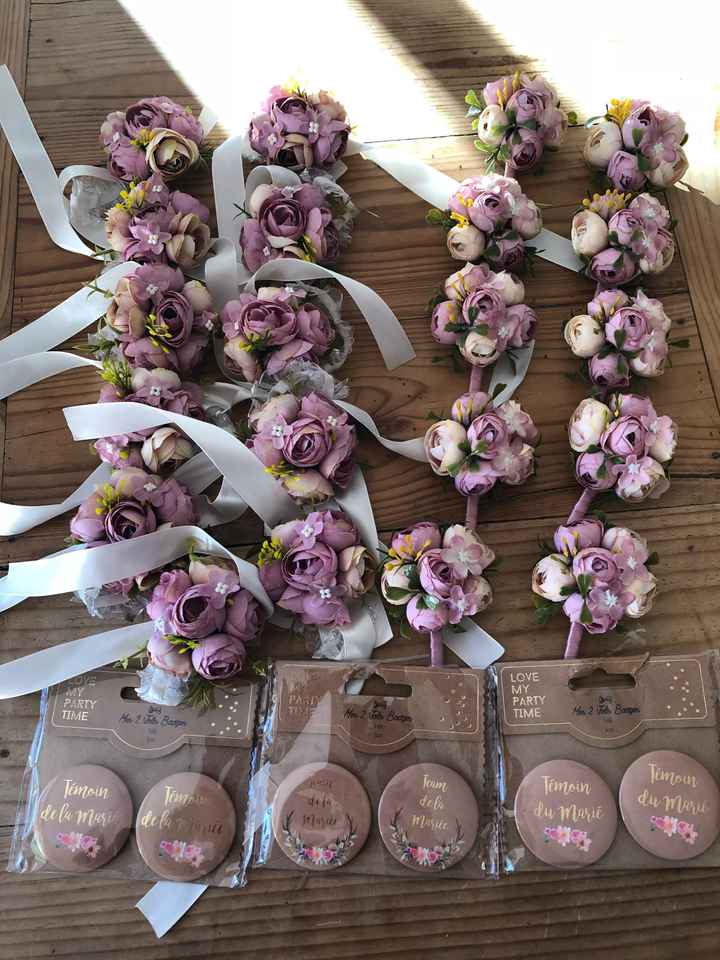 Boutonnières et bracelets fleurs - 1