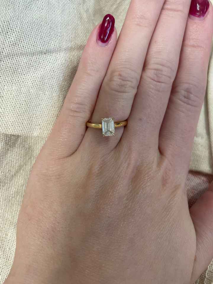 Ta bague de fiançailles sur le Pinterest de Mariages.net ça t'intéresse ? ❤️ - 1